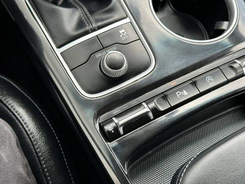 Used 2018 Kia Stinger RWD image 40