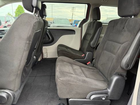 Used 2016 Dodge Grand Caravan SE w/ Quick Order Package 29E SE FWD image 22