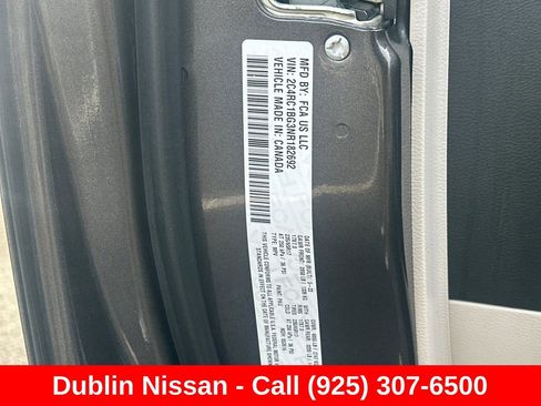 Used 2022 Chrysler Pacifica Touring-L FWD image 57