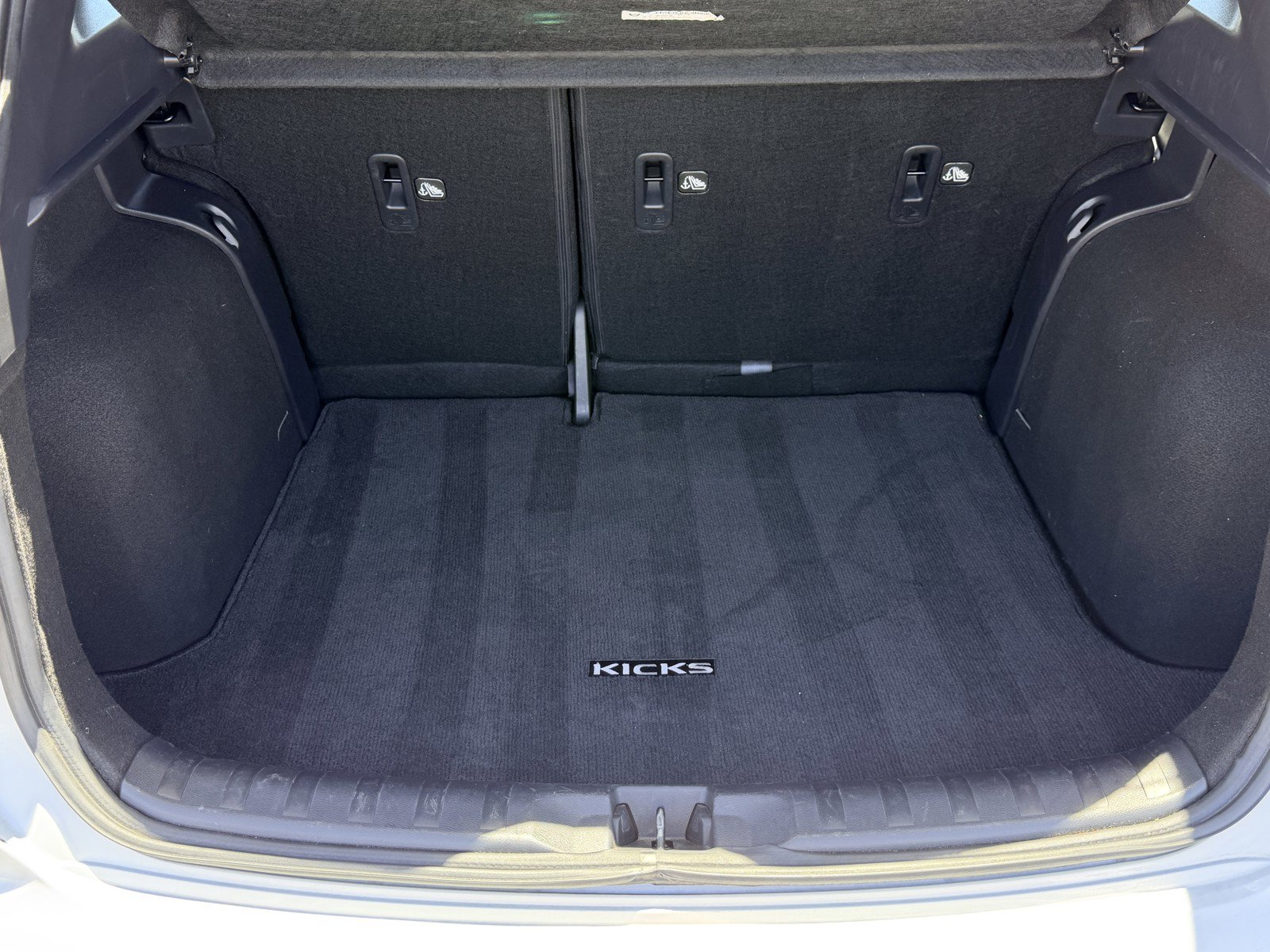 Used 2023 Nissan Kicks SR w/ SR Premium Package FWD image 12