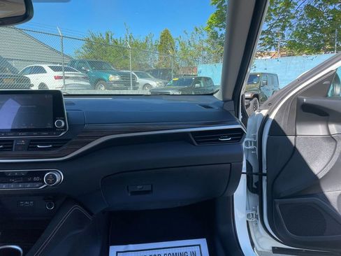 Used 2020 Nissan Altima 2.0 Platinum FWD image 28