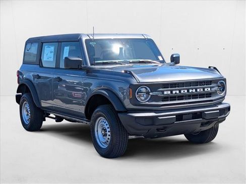 New 2025 Ford Bronco 4-Door image 7