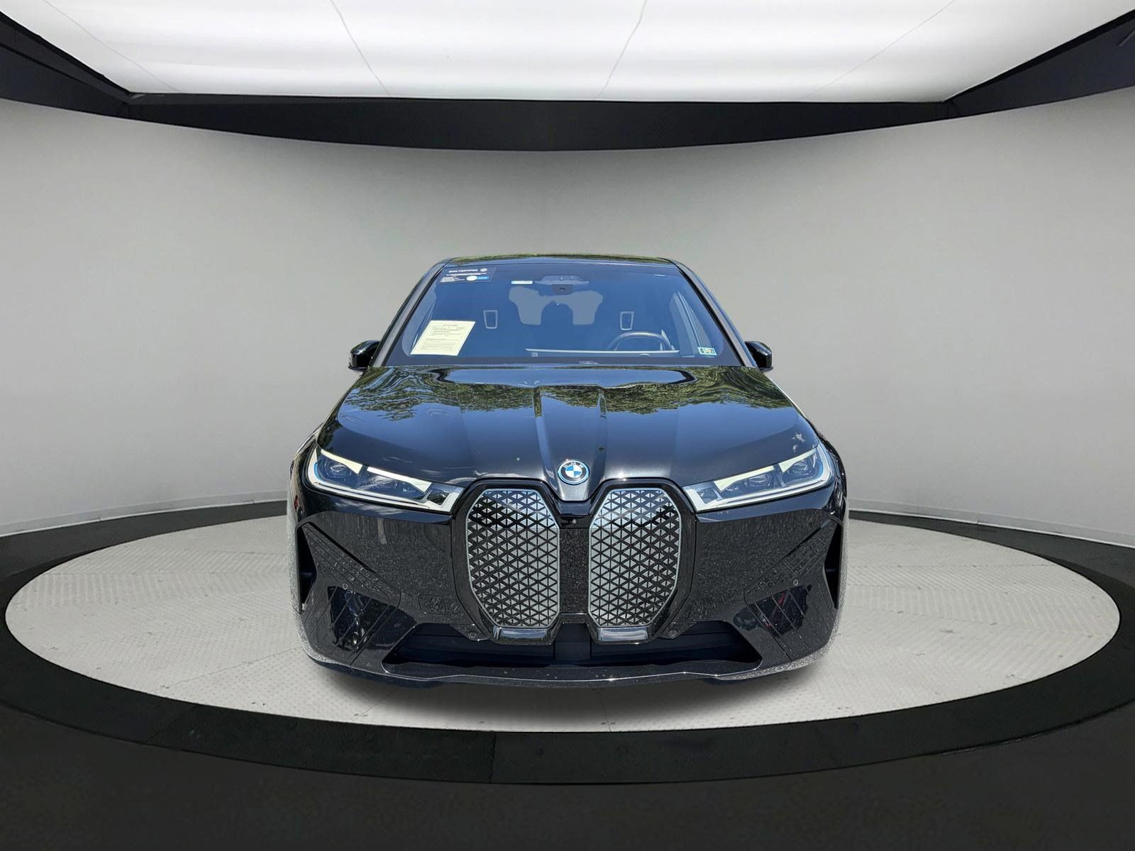 Certified 2023 BMW iX M60 w/ Executive Package AWD/4WD image 2