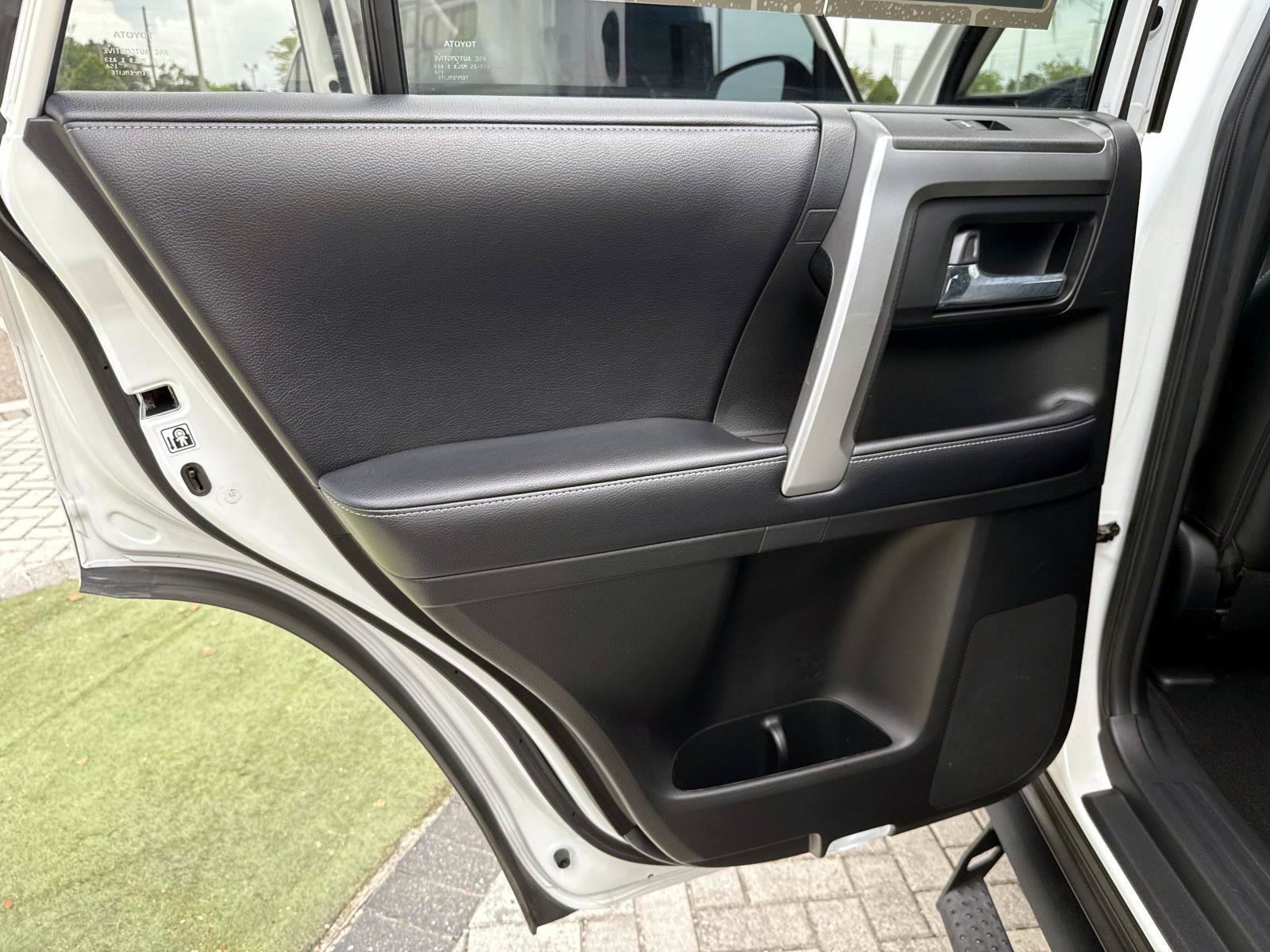 Used 2019 Toyota 4Runner SR5 AWD/4WD image 12