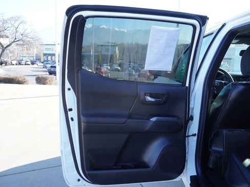 Certified 2023 Toyota Tacoma TRD Off-Road image 20