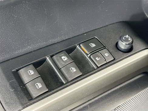 Certified 2021 Toyota Tacoma SR5 RWD image 23