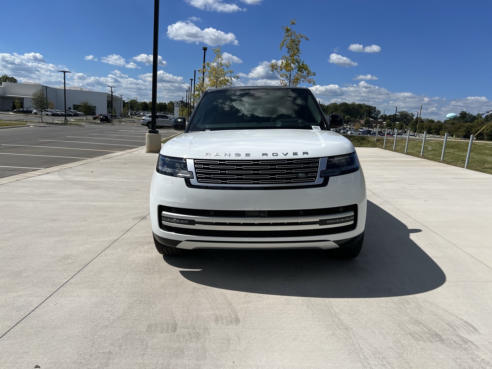 Used 2024 Land Rover Range Rover Autobiography AWD/4WD image 3