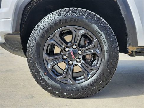 Used 2024 GMC Canyon Elevation image 11