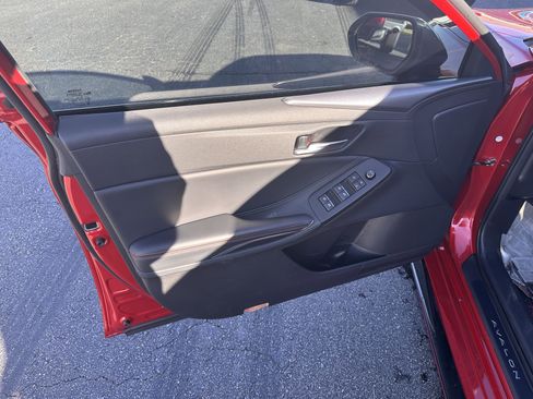 Used 2020 Toyota Avalon TRD image 9