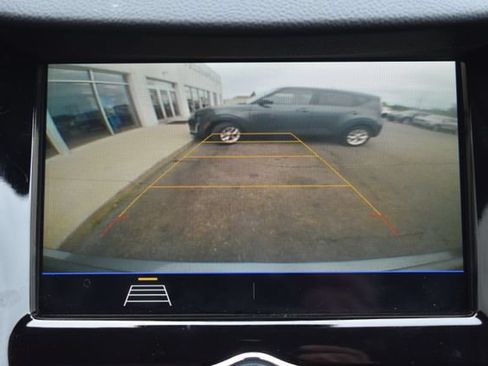 Used 2019 Chevrolet Trax LT w/ LT Convenience Package AWD/4WD image 27