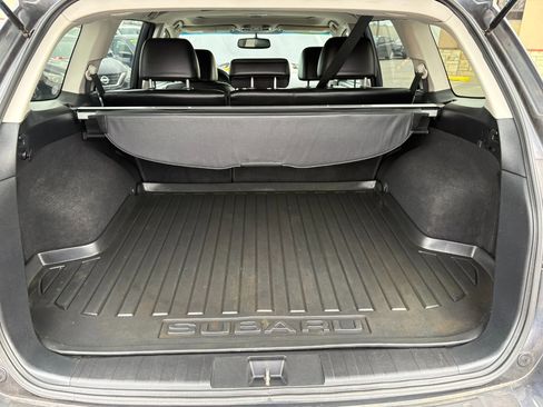 Used 2011 Subaru Outback 2.5i Limited image 13