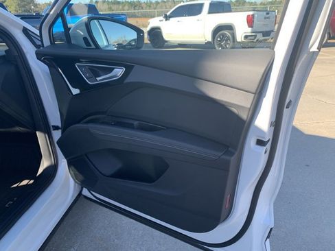 Used 2023 Audi Q4 e-tron Premium Plus w/ Premium Plus image 15