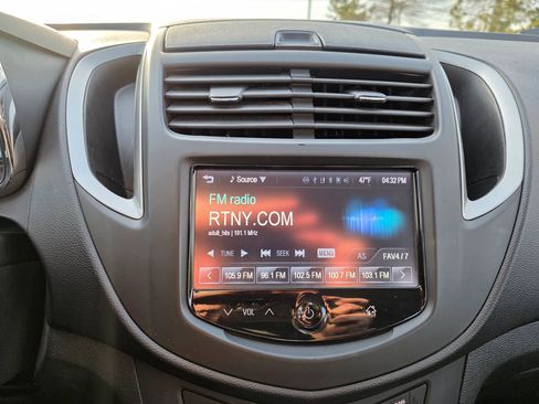 Used 2016 Chevrolet Trax LS AWD/4WD image 9