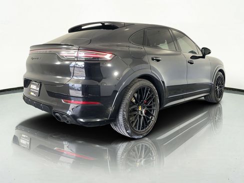 Used 2021 Porsche Cayenne GTS image 8