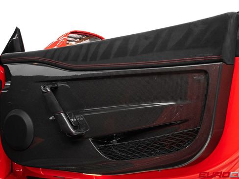 Used 2015 Ferrari 458 Speciale Coupe RWD image 31