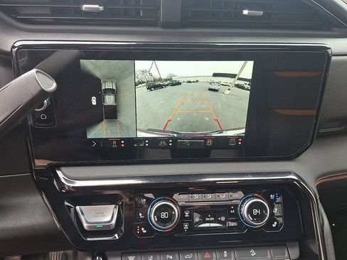 Used 2024 GMC Sierra 2500 AT4 w/ AT4 Premium Plus Package image 18