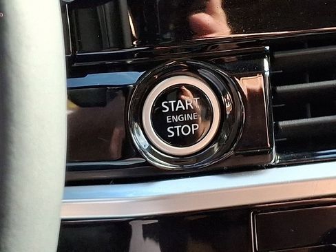 Used 2022 Nissan Pathfinder Platinum w/ Cargo Package image 26