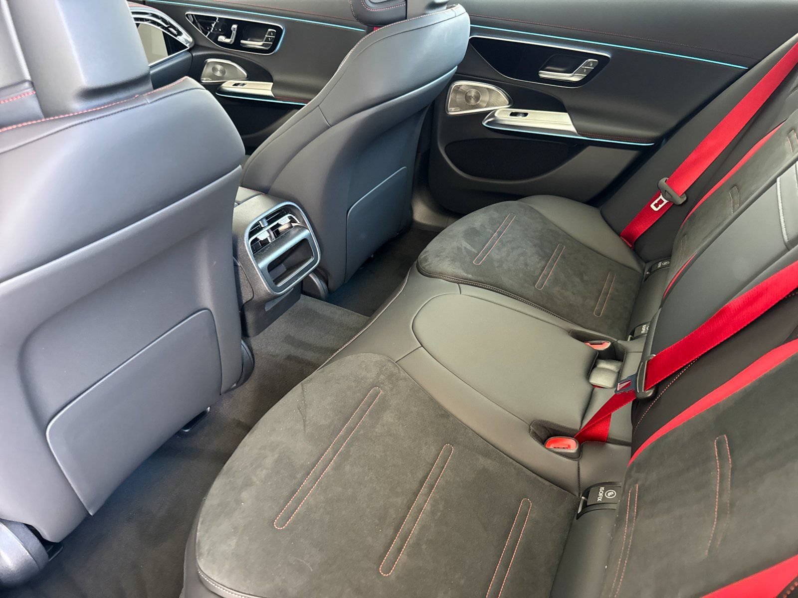 New 2026 Mercedes-Benz E 53 AMG e 4MATIC Wagon image 4