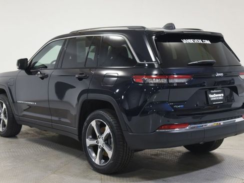 Used 2023 Jeep Grand Cherokee 4WD 4xe image 12