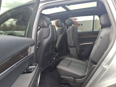 Used 2026 Cadillac Vistiq Sport w/ LPO, Floor Liner Package image 24