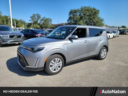 Used 2023 Kia Soul LX FWD image 1