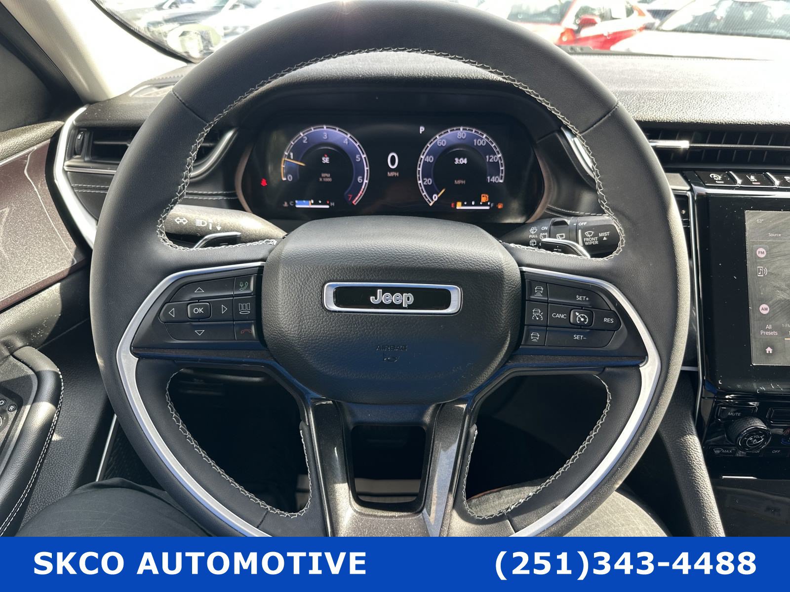 Used 2022 Jeep Grand Cherokee Laredo AWD/4WD image 18