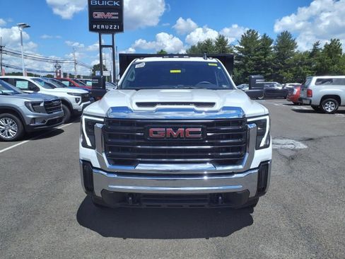 New 2024 GMC Sierra 3500 Pro w/ Convenience Package image 2