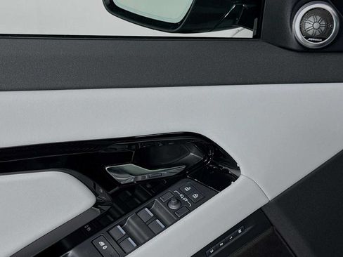 New 2026 Land Rover Range Rover Evoque S AWD/4WD image 19
