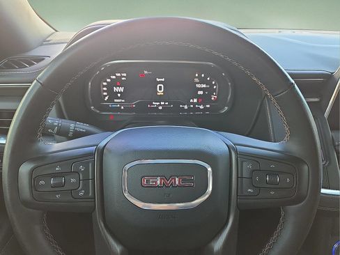 Used 2024 GMC Yukon AT4 w/ Technology Package AWD/4WD image 4