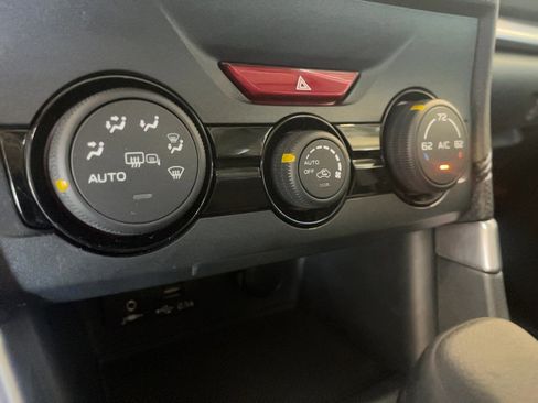 Used 2022 Subaru Forester Premium image 12