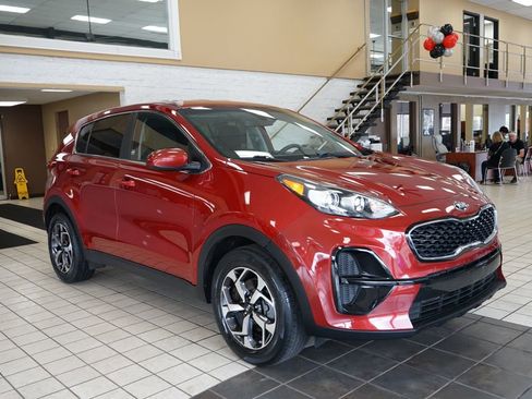Used 2022 Kia Sportage LX image 17