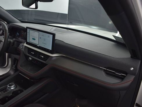 Certified 2025 Ford Explorer ST image 33