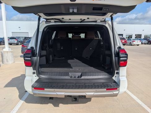 Used 2025 Toyota 4Runner Limited w/ Tow Technology Package AWD/4WD image 30