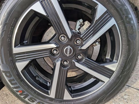 Certified 2025 Nissan Sentra SV image 7