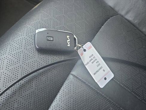 Used 2022 Kia Sorento SX FWD image 16