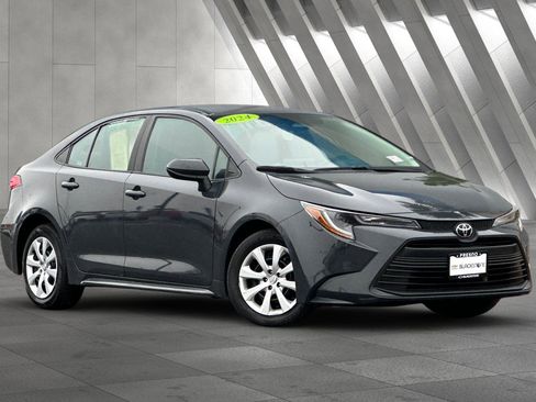 Used 2024 Toyota Corolla LE image 2