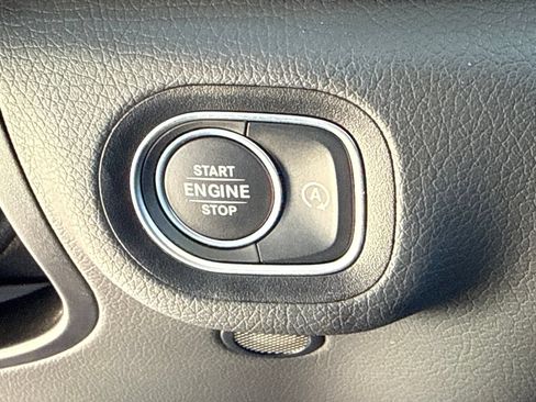 Used 2026 Mercedes-Benz GLS 450 4MATIC image 34