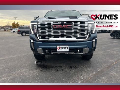 New 2026 GMC Sierra 3500 Denali w/ Denali Reserve Package image 14