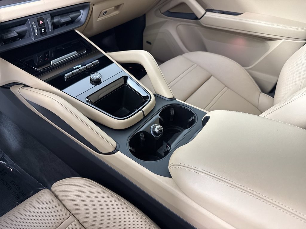 Certified 2026 Porsche Cayenne AWD/4WD image 30