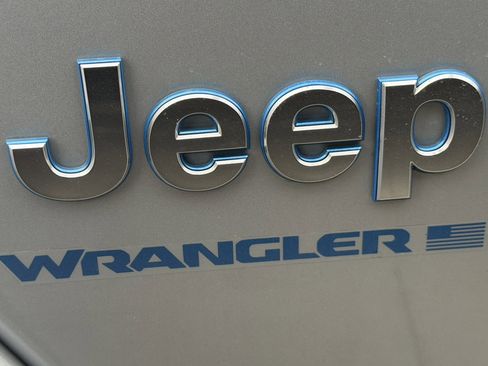 Used 2023 Jeep Wrangler Unlimited Sahara w/ Cold Weather Group AWD/4WD image 18