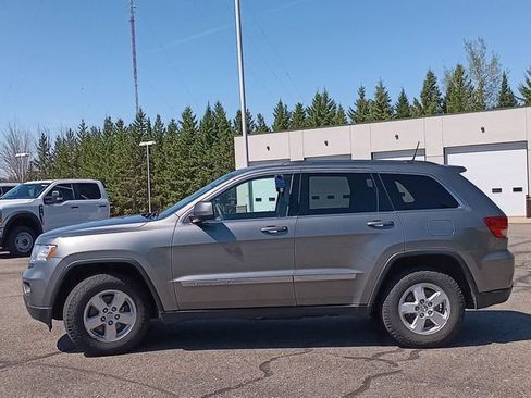 Used 2013 Jeep Grand Cherokee Laredo w/ Laredo E Group AWD/4WD image 19
