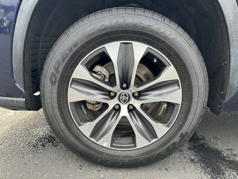 Certified 2023 Toyota Highlander XLE image 13