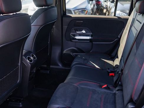 Used 2024 Mercedes-Benz EQB 300 4MATIC image 22