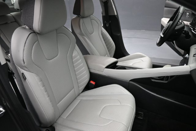 Used 2024 Hyundai Elantra Limited FWD image 19