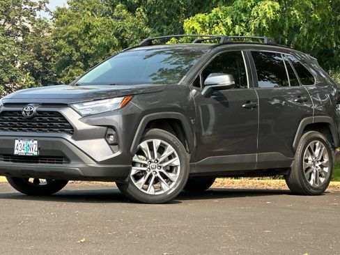 Used 2022 Toyota RAV4 XLE Premium AWD/4WD image 1
