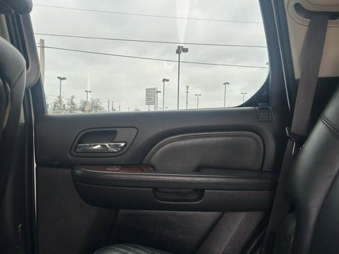Used 2008 Cadillac Escalade AWD image 28