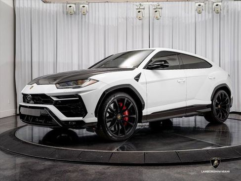 Used 2022 Lamborghini Urus AWD/4WD image 6