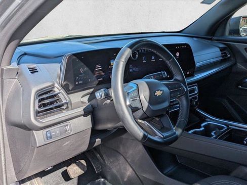 Used 2024 Chevrolet Traverse LT image 10