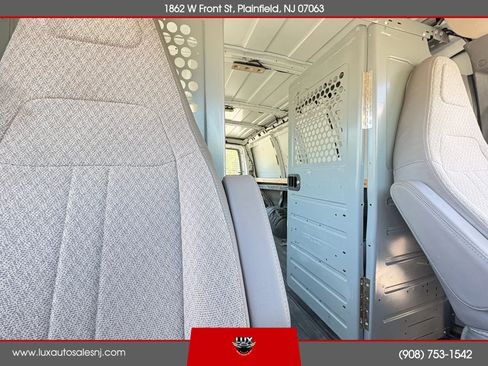 Used 2017 GMC Savana 2500 RWD image 18