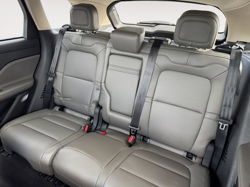 New 2026 Lincoln Corsair Premiere image 16